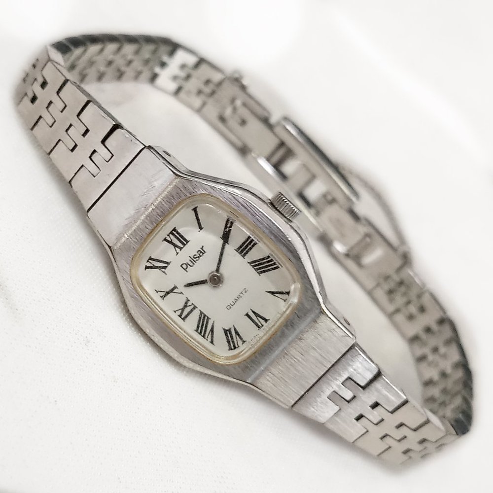 Vintage Pulsar by Seiko Watch Y590-5019 16x25mm